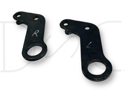 03-07 Ford F250 F350 6.0 6.0L Powerstroke Engine Lifting Eye Hook Bracket Set OE