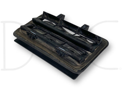 99-02 Ford F250 F350 Rear Cab Wall Air Breather Pressure Vent OEM