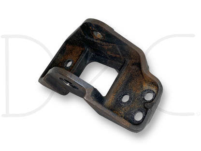99-00 Ford F250 F350 RH Right Passenger Front Leaf Spring Hanger Yc35-5340-Bb