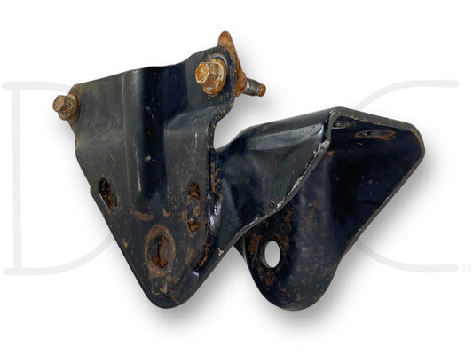 99-00 Ford F250 F350 4X4 RH Right Passenger Front Leaf Spring Hanger F81A-5340