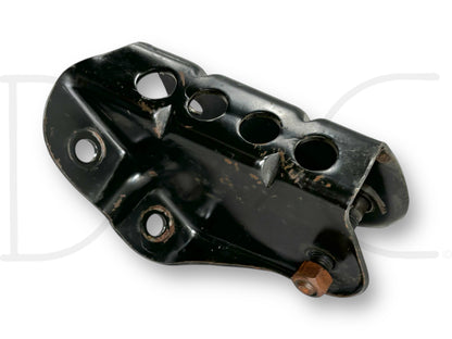 94-96 Ford F250 F350 2WD I-Beam Front Axle Pivot Mount Bracket Front LH Left OE