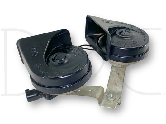 05-07 Ford F250 F350 Super Duty Horn Pair OEM Dual Note Horns