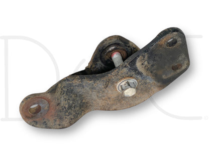 99-07 Ford F250 F350 2WD I-Beam Front Axle Pivot Mount Bracket Front RH Right