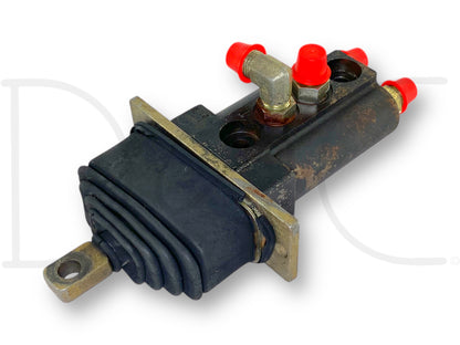 Gehl Sl 4840 Skid Steer Loader Hydraulic Pilot Control Valve 137291