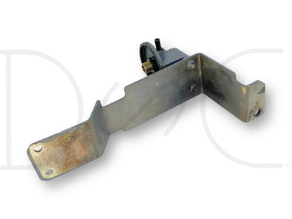 Gehl Sl 4840 Skid Steer Deutz F4M2011 Fuel Filter Head Base Bracket 04270706