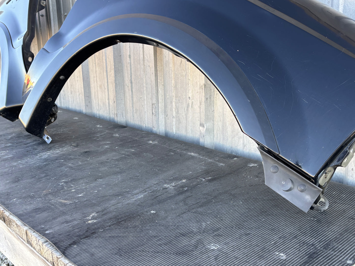 99-07 Ford F250 F350 Excursion Front Fender RH Right Passenger Ua Black W/ Flare