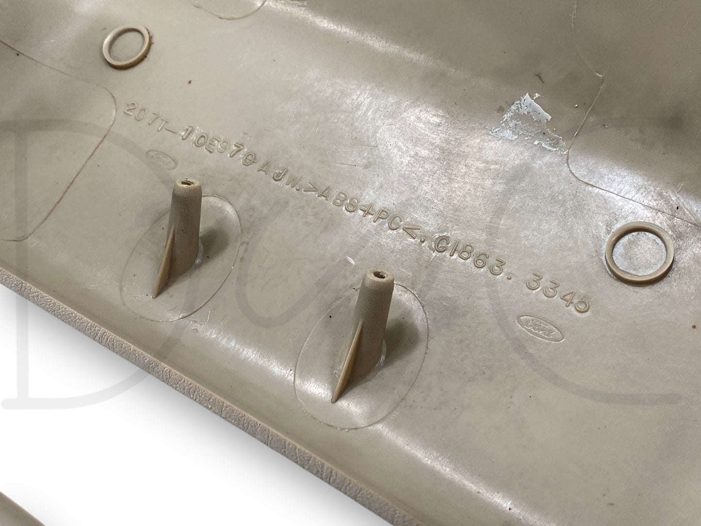 00-05 Ford Excursion Limited Rear Dvd Overhead Console Housing Tan *Blem*