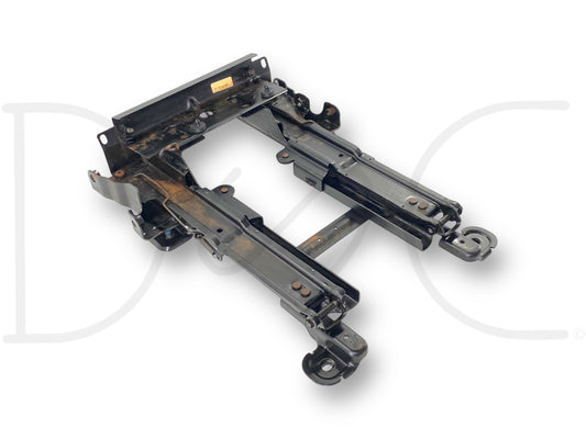 00-05 Ford Excursion Rear 2Nd Row RH Right Passenger Seat Base Mount Bracket