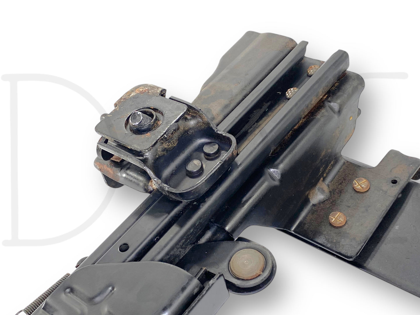 00-05 Ford Excursion Rear 2Nd Row RH Right Passenger Seat Base Mount Bracket