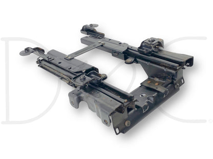 00-05 Ford Excursion Rear 2Nd Row RH Right Passenger Seat Base Mount Bracket