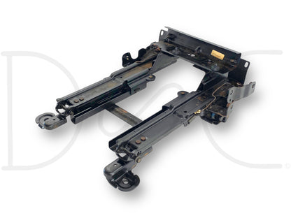 00-05 Ford Excursion Rear 2Nd Row RH Right Passenger Seat Base Mount Bracket