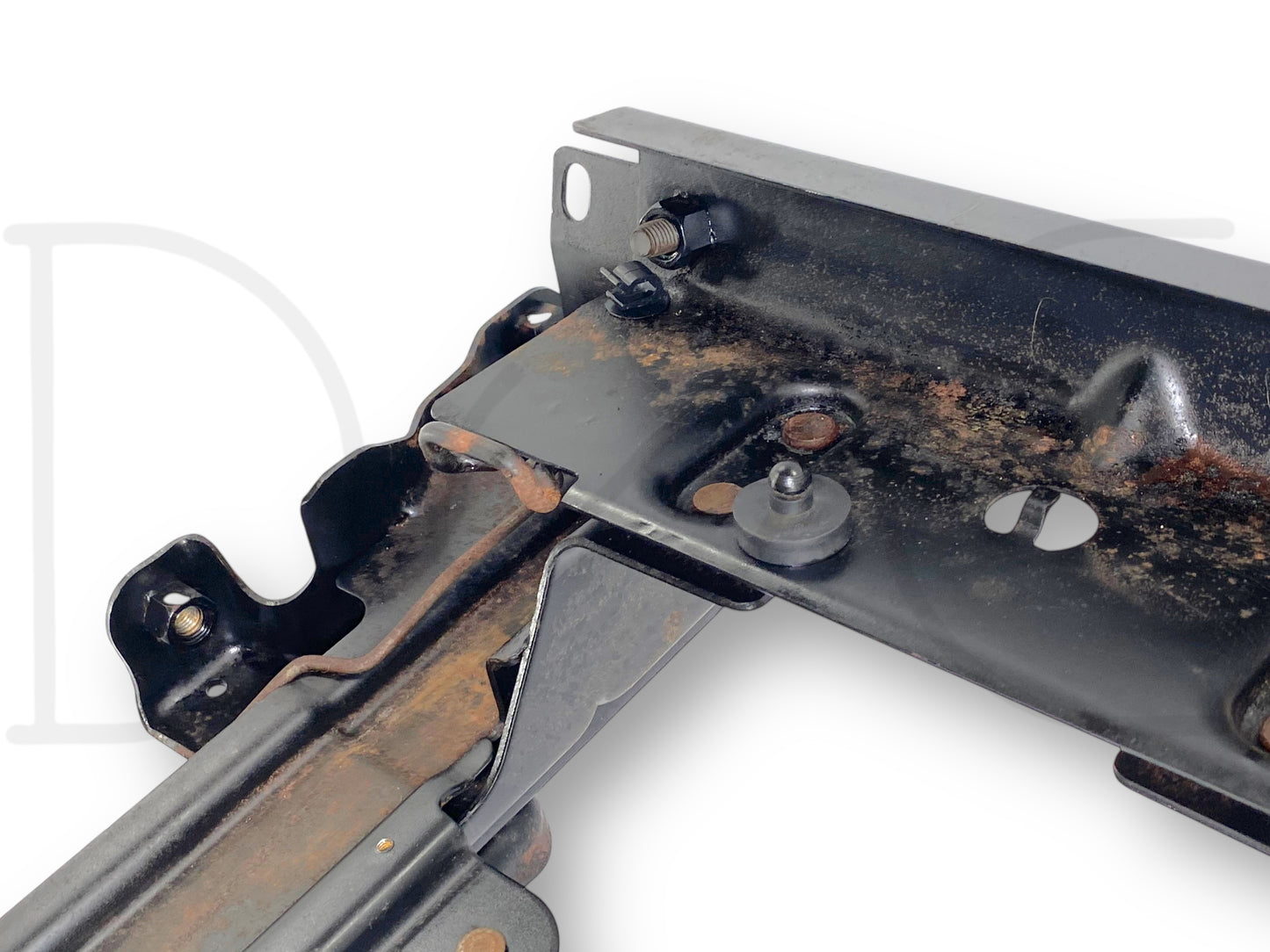 00-05 Ford Excursion Rear 2Nd Row RH Right Passenger Seat Base Mount Bracket