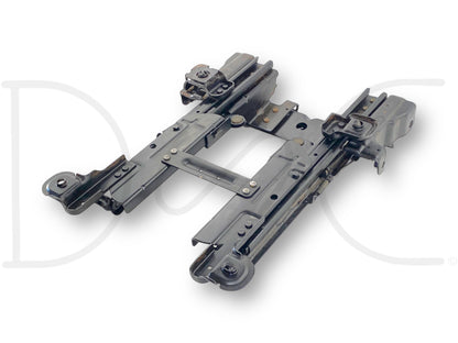 00-05 Ford Excursion Rear 2Nd Row RH Right Passenger Seat Base Mount Bracket