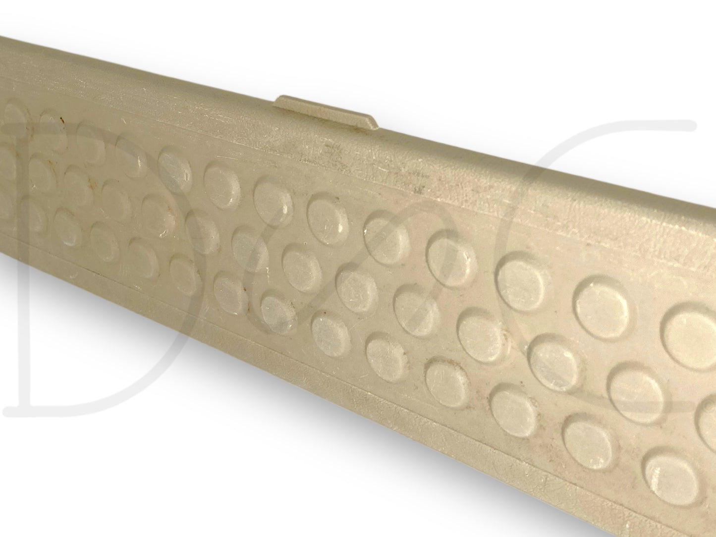 00-05 Ford Excursion LH Left Driver Rear Rocker Sill Trim Panel Tan OE