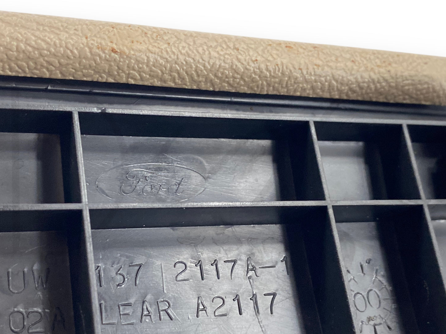 00-05 Ford Excursion 3rd Row Rear Armrest Arm Rest Pad Tan OE Yc35-78314A94-Adw