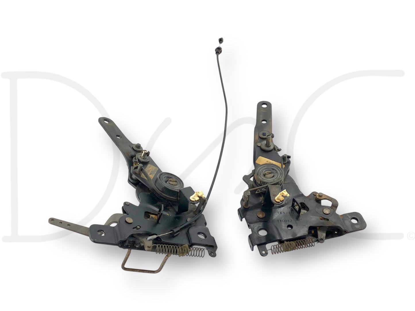 00-05 Ford Excursion 2Nd Row Rear Seat Back Fold Tilt Hinge Set RH Right