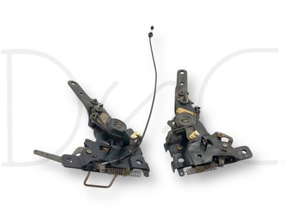 00-05 Ford Excursion 2Nd Row Rear Seat Back Fold Tilt Hinge Set RH Right