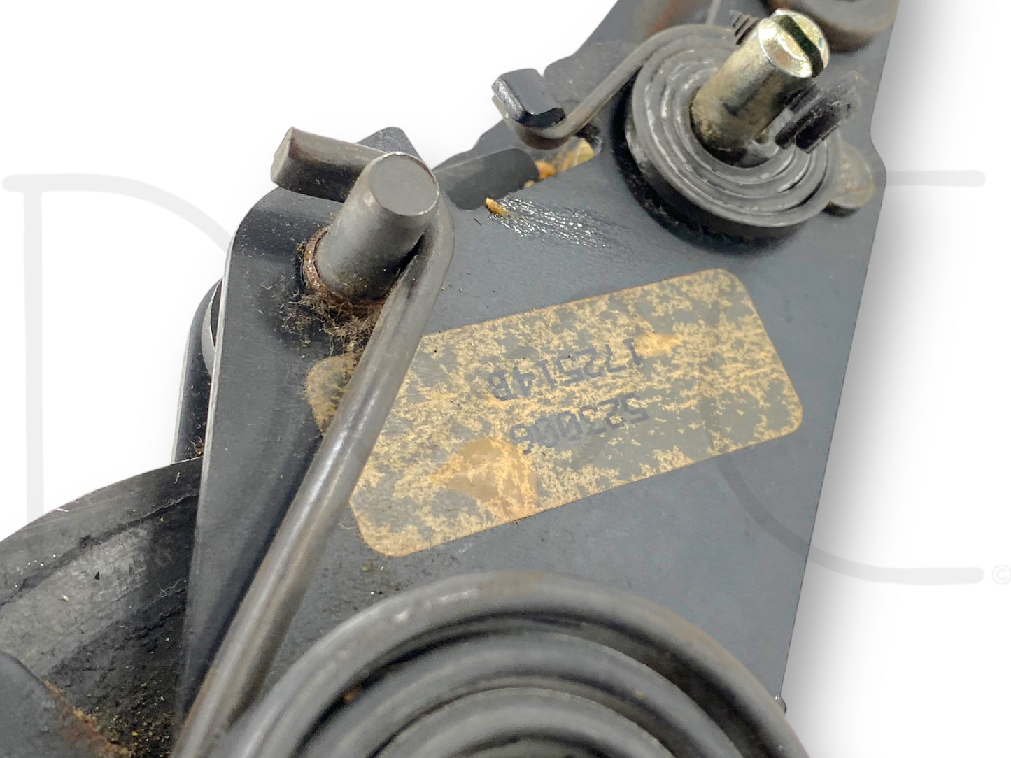 00-05 Ford Excursion 2Nd Row Rear Seat Back Fold Tilt Hinge Set RH Right