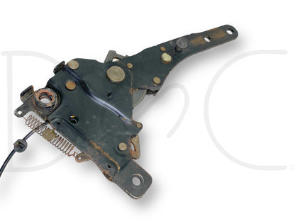 00-05 Ford Excursion 2Nd Row Rear Seat Back Fold Tilt Hinge Set LH Left