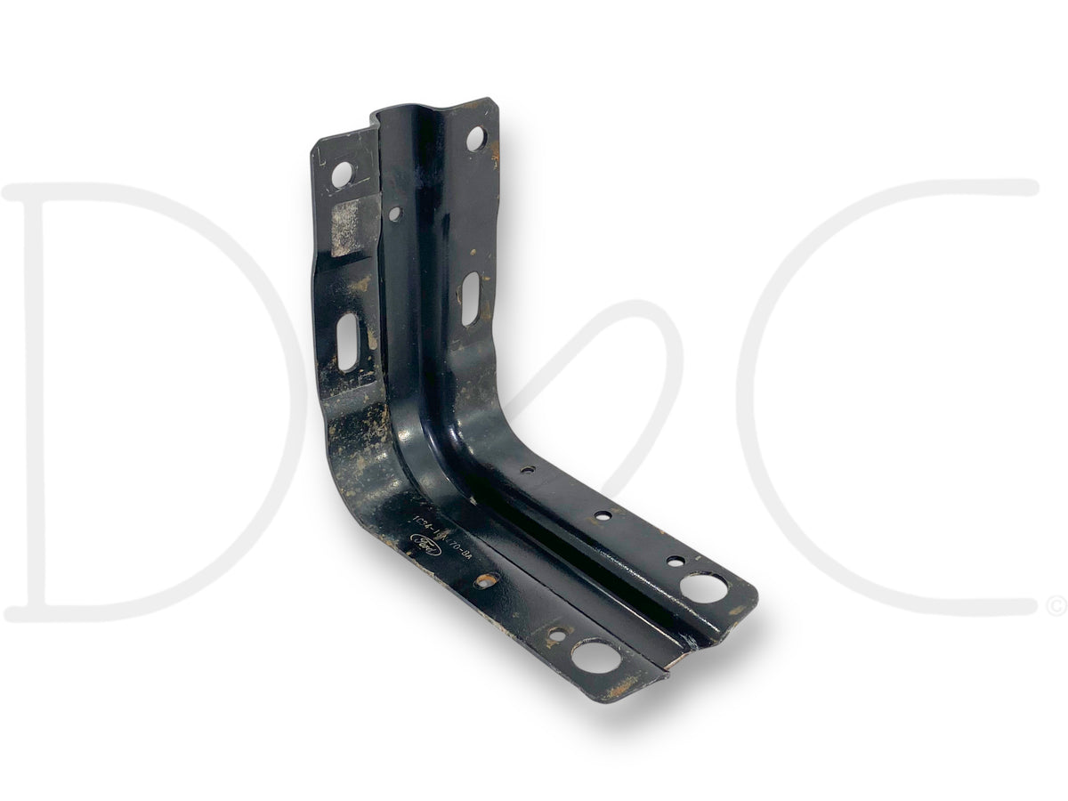 99-07 Ford F250 F350 Excursion Side Step Running Board Bracket 1C34-16N470-BA used bracket with light wear, compatible with Ford Excursion and Super Duty trucks from 1999 to 2007.