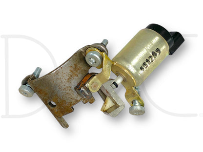 99-07 Ford F250 F350 Auto Trans Column Shift Interlock Solenoid Detent Plate OE used with light wear, including metal bracket and solenoid assembly for Super Duty trucks.