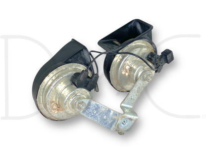 02-04 Ford F250 F350 Super Duty Horn Pair OEM Dual Note Horns