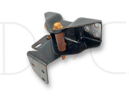 00-03 Ford F250 F350 LH Left Driver Front Leaf Spring Hanger Crash Bar Bracket