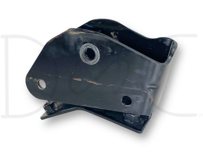 99-07 Ford F250 F350 2WD I-Beam Front Axle Pivot Mount Bracket Front LH Left OE