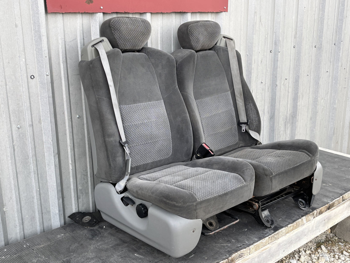 01-07 Ford F250 F350 Extended Cab Front Seat Set LH & RH Gray Cloth