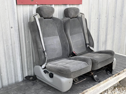 01-07 Ford F250 F350 Extended Cab Front Seat Set LH & RH Gray Cloth