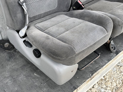 01-07 Ford F250 F350 Extended Cab Front Seat Set LH & RH Gray Cloth