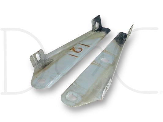 99-07 Ford F250 F350 Header Panel Bracket Set OE Mounts Pair RH Right LH Left, used with light wear, metal brackets designed for Ford Super Duty truck header panel mounting.
