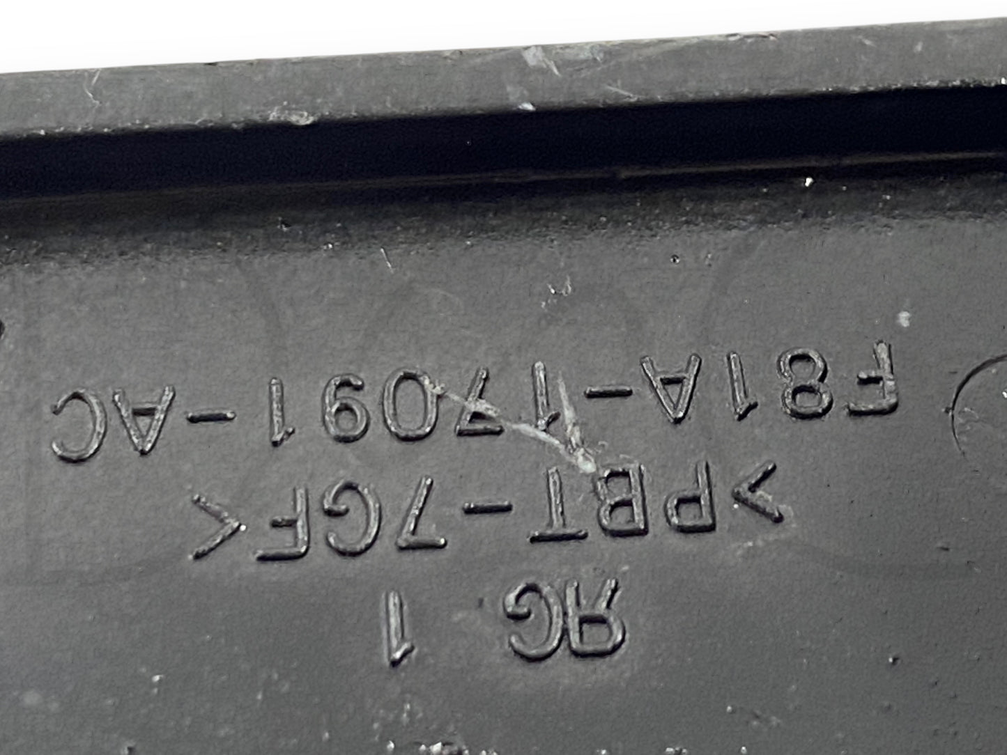 99-03 Ford F250 F350 Upper Radiator Mount Bracket Pair OE Brackets F81B8K007-AB