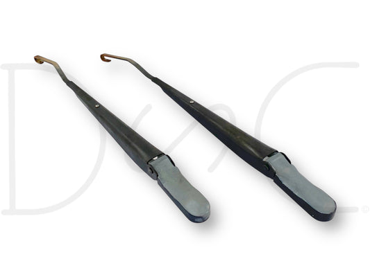 99-07 Ford F250 F350 Windshield Wiper Arm Set Pair RH Right LH Left OEM Arms with used good condition, light wear and fading suitable for Super Duty trucks.