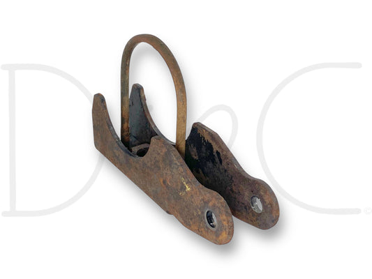 99-04 Ford F250 F350 LH Left Driver Rear Axle Lower Shock Mount Bracket OEM