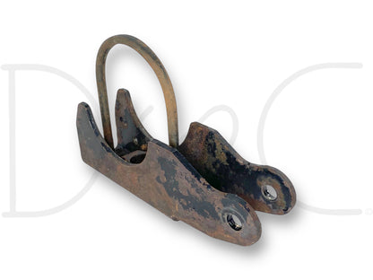 99-04 Ford F250 F350 RH Right Passenger Rear Axle Lower Shock Mount Bracket OEM