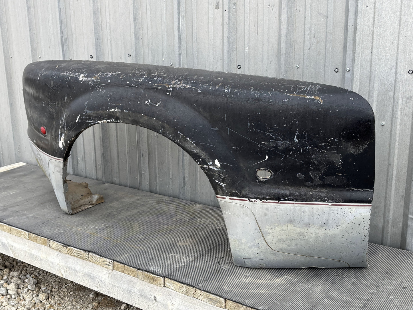 99-07 Ford F350 Dually DRW Rear Fender RH Right Passenger UD Black Z3 Silver