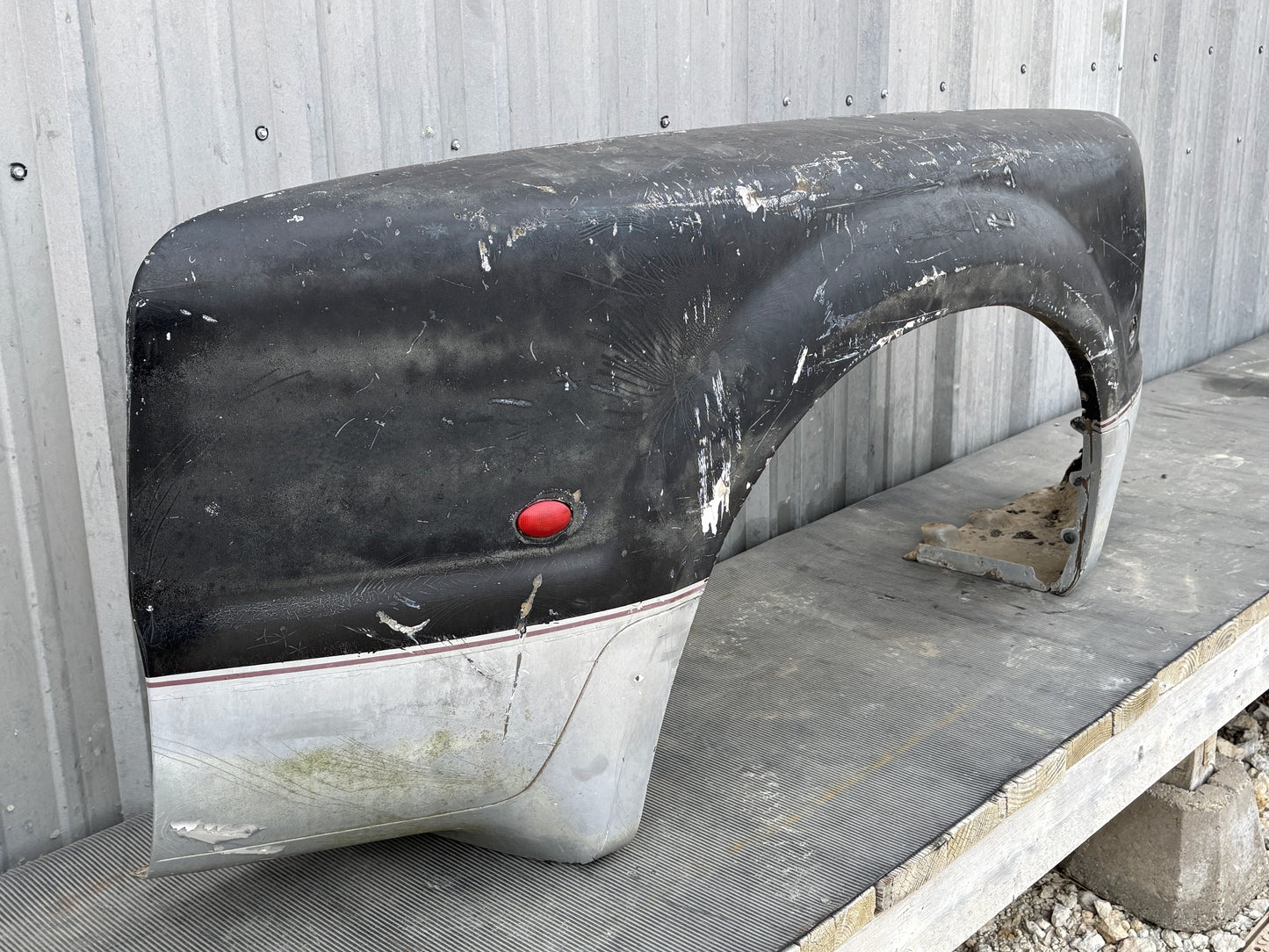 99-07 Ford F350 Dually DRW Rear Fender RH Right Passenger UD Black Z3 Silver