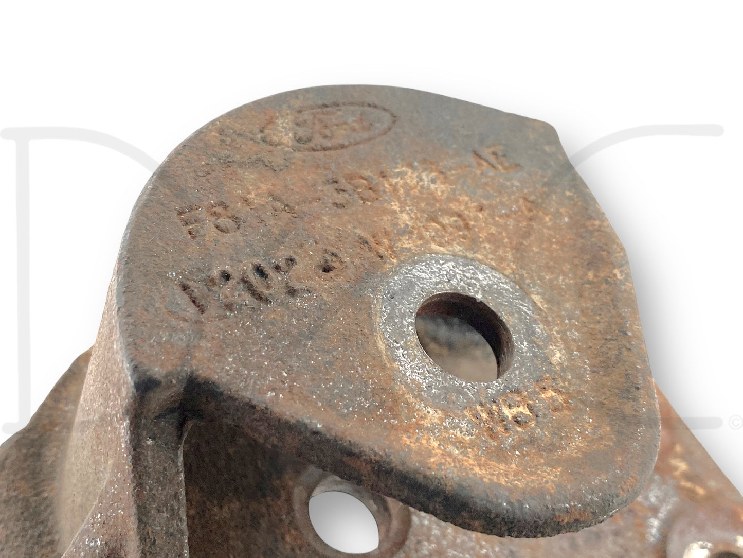 99-07 Ford F250 F350 2WD I-Beam Front Axle Pivot Mount Bracket Front RH Right