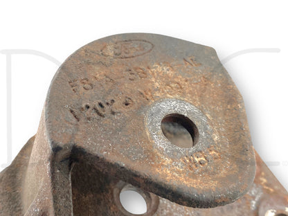 99-07 Ford F250 F350 2WD I-Beam Front Axle Pivot Mount Bracket Front RH Right