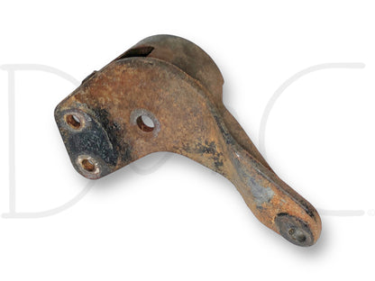 99-07 Ford F250 F350 2WD I-Beam Front Axle Pivot Mount Bracket Front RH Right