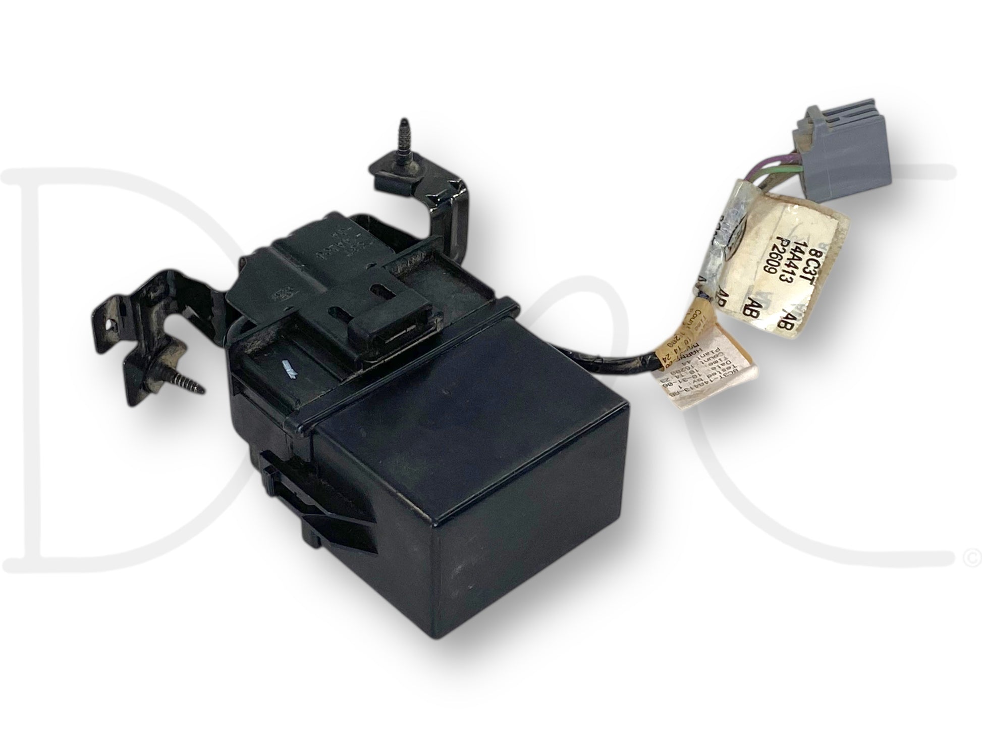 08-10 Ford F250 F350 Super Duty Power Mirror Relay OEM 8C3T-14A413-P2609 Ab used in good condition with light wear, compatible with 2008-2010 Ford F-250, F-350, F-450, F-550 trucks, featuring original equipment quality for reliable Super Duty performance.