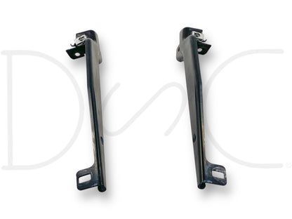 08-10 Ford F250 F350 Front Grill Bracket Set OE Brackets Mounts Pair RH Right LH, used condition with light wear, compatible with 2008-2010 Ford F-250, F-350, F-450, F-550 Super Duty trucks, durable metal construction, designed for reliable OE fitment.