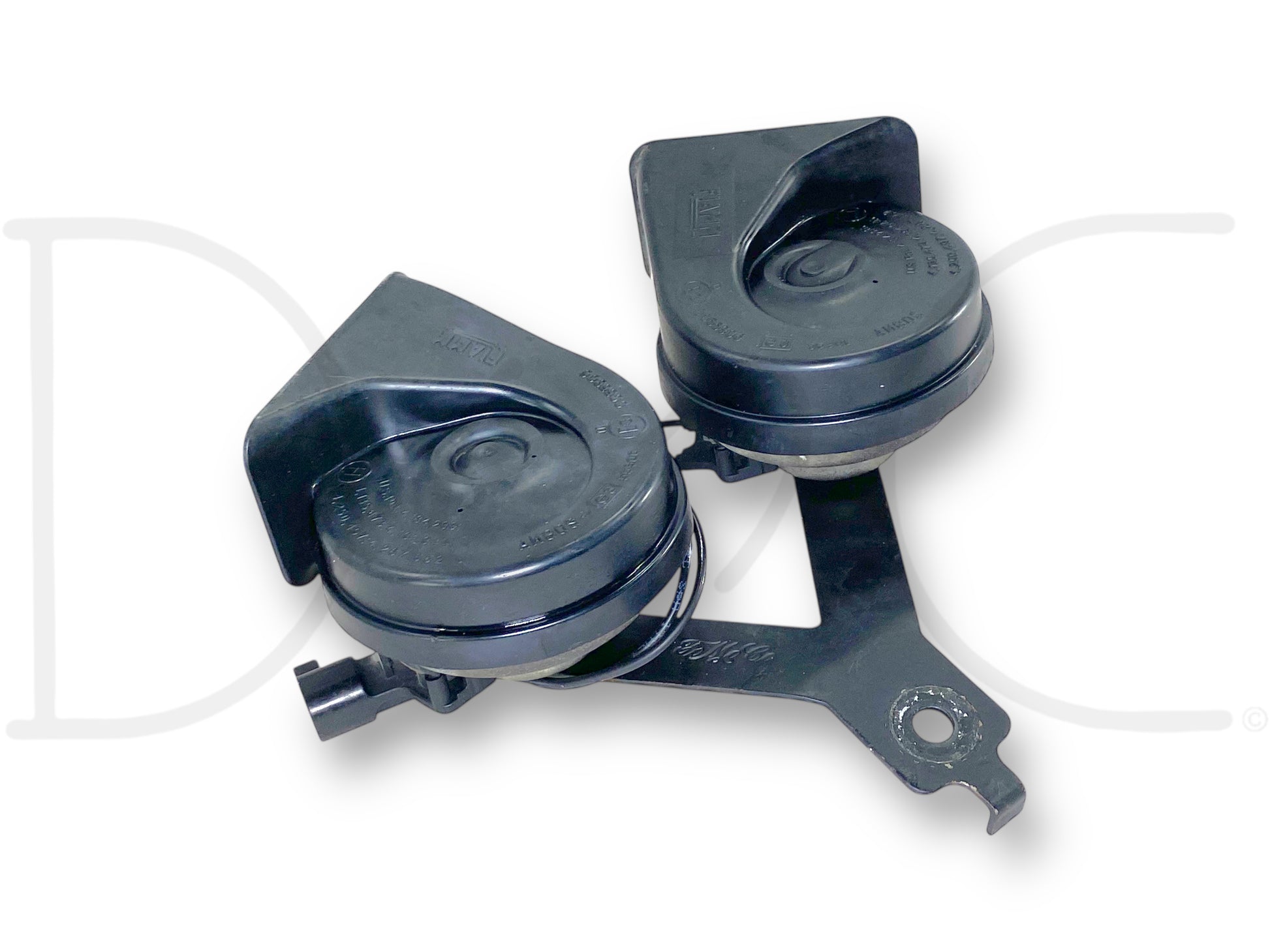 08-10 Ford F250 F350 Super Duty Horn Pair OEM Dual Note Horns 7C3T-13A803-AB, used in good condition with light wear, compatible with 2008 to 2010 Ford F-250, F-350, F-450, and F-550 trucks, featuring OEM dual note design for reliable sound performance.