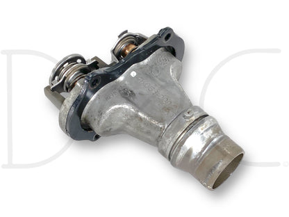 08-10 Ford F250 F350 Super Duty 6.4 6.4L Diesel Coolant Thermostat Housing OE, used with light wear, compatible with 2008-2010 Ford F-250, F-350, F-450, and F-550 models, featuring reliable OE quality designed for diesel Powerstroke engines.