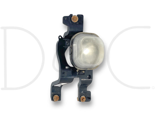 08-10 Ford F250 F350 RH Right Passenger Front Bumper Fog Light Bracket OE, used condition with light wear, removed from 2008 Ford F-250 King Ranch 6.4L Powerstroke diesel, compatible with 2008-2010 F-250 F-350 F-450 F-550 trucks, genuine OE part for Super Duty applications.