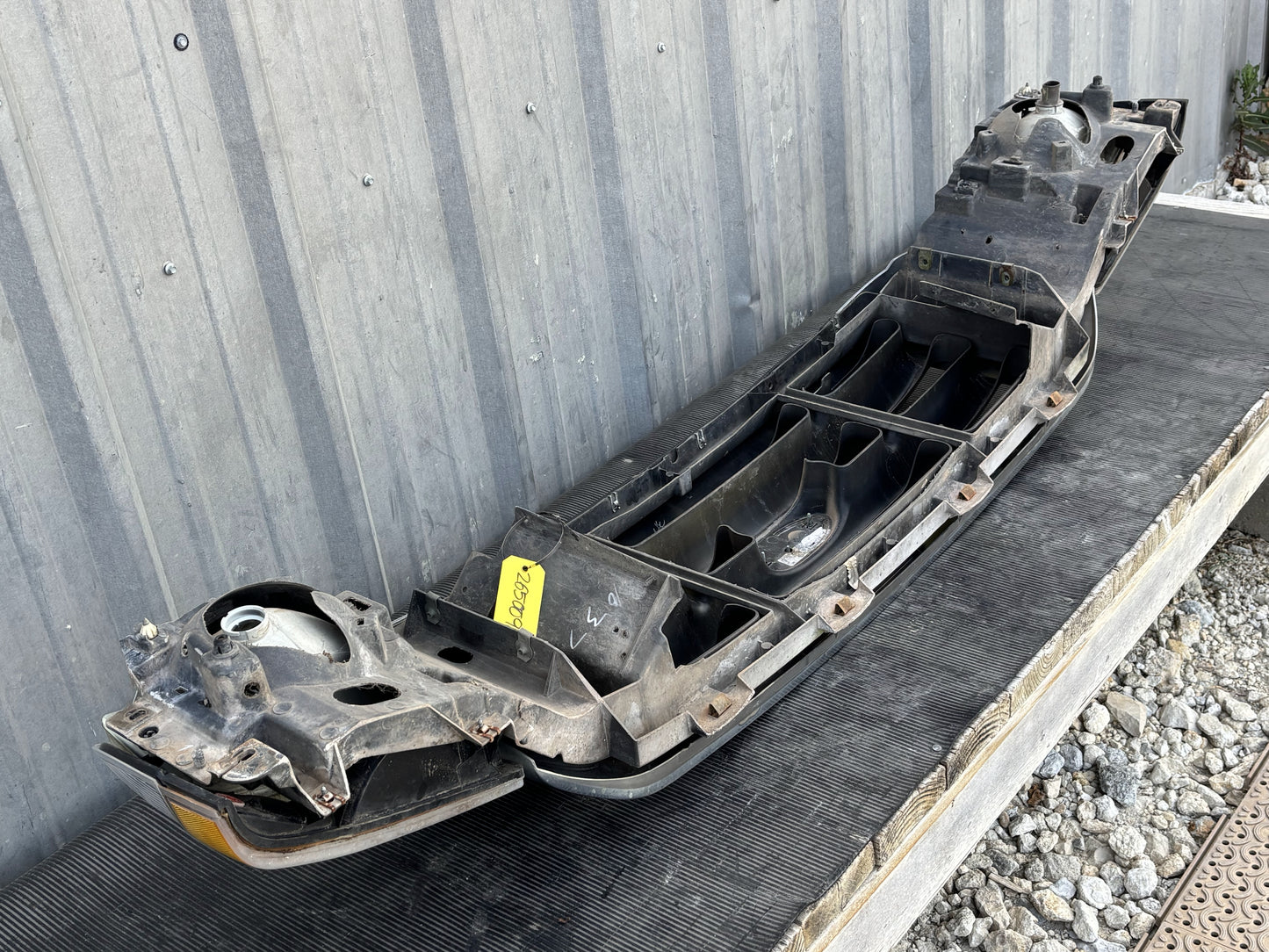 99-04 Ford F250 F350 Excursion Header Panel Green W/ Chrome/Tan Grill