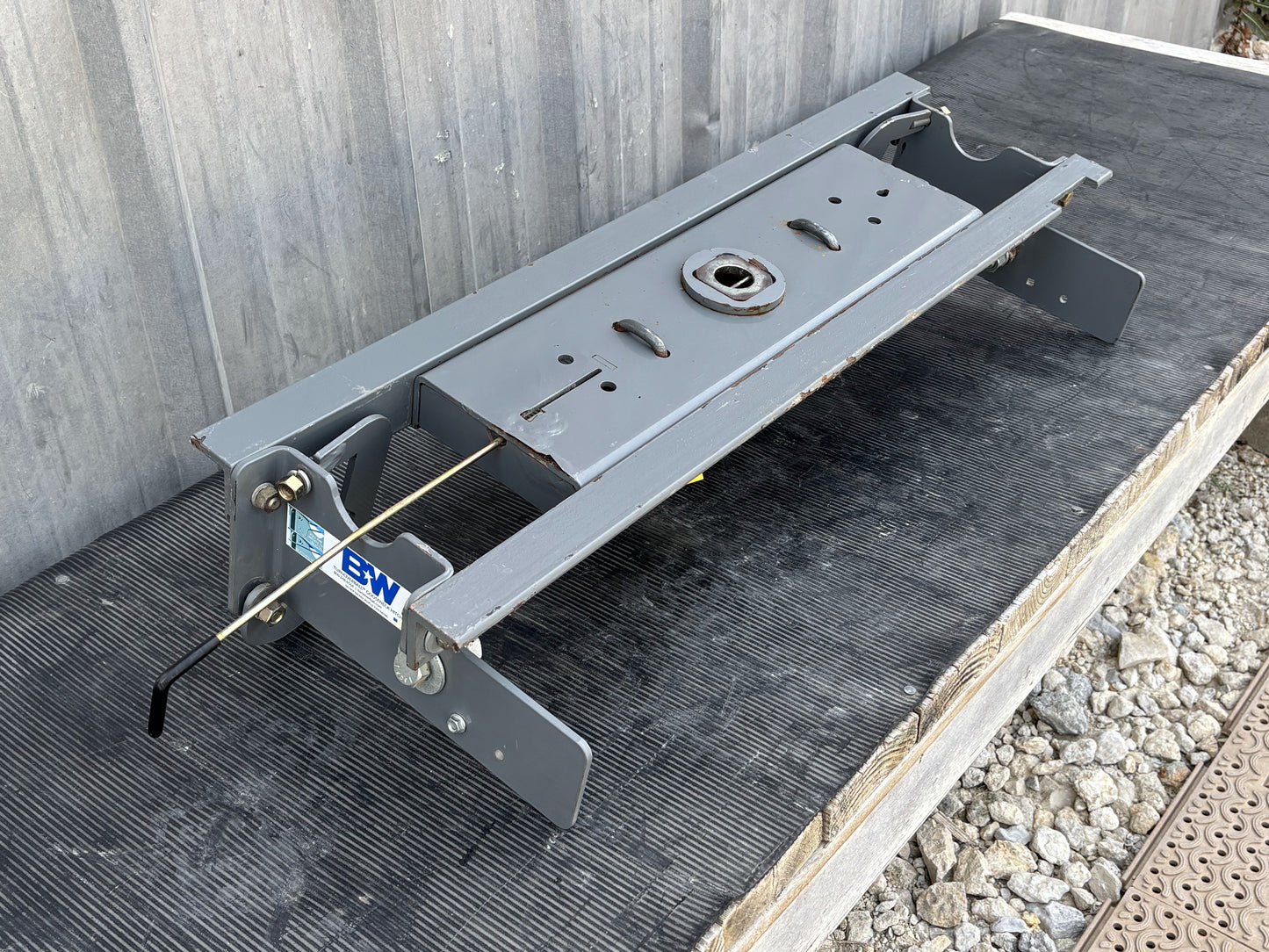 99-07 Ford F250 F350 B&W Turnover Ball Gooseneck Hitch