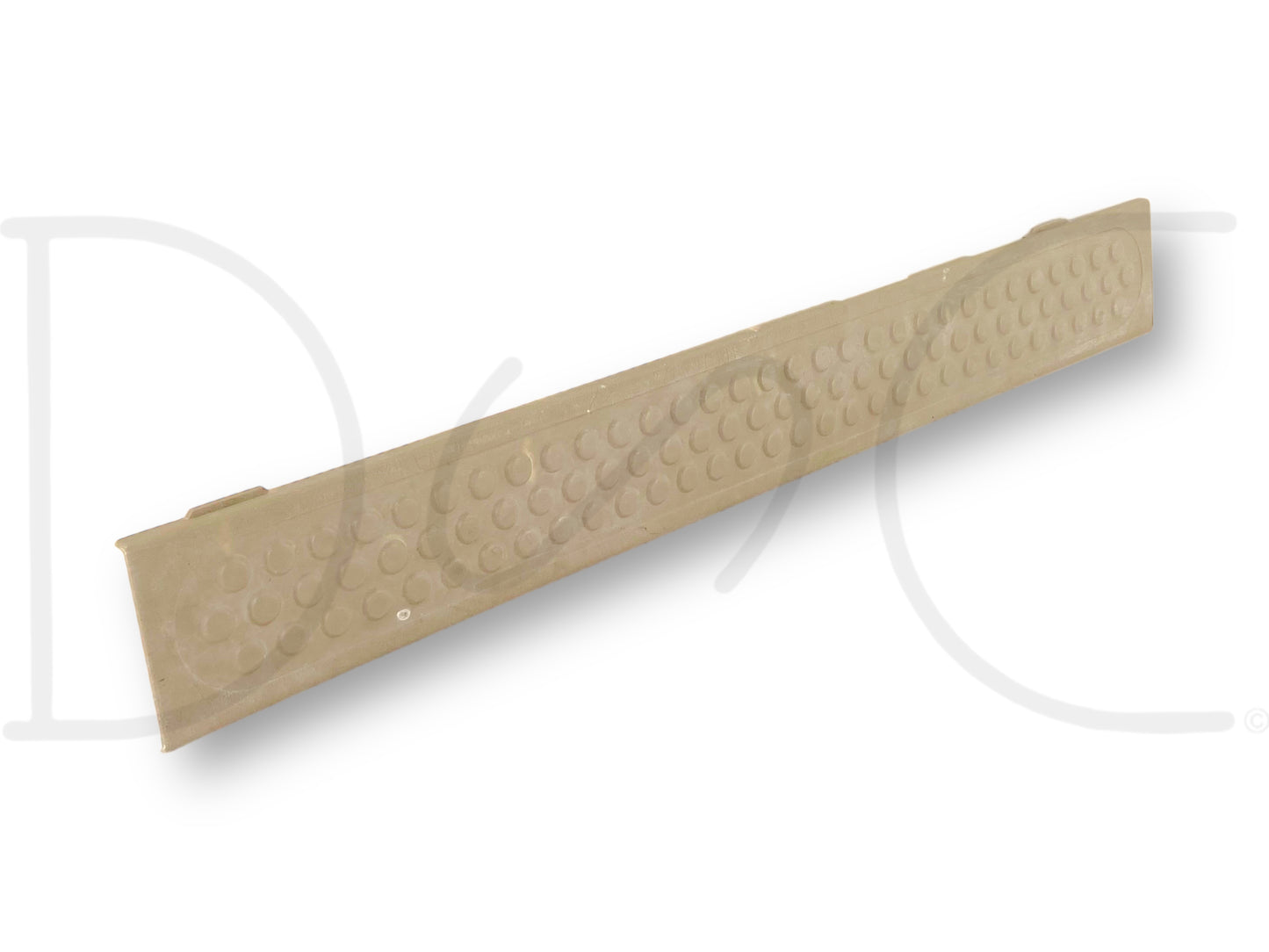 99-07 Ford F250 F350 LH Left Driver Front Rocker Sill Trim Panel Tan OE used with light wear, scratches, and small blemishes for Super Duty trucks from 1999 to 2007.