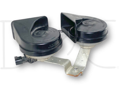 02-04 Ford F250 F350 Super Duty Horn Pair OEM Dual Note Horns